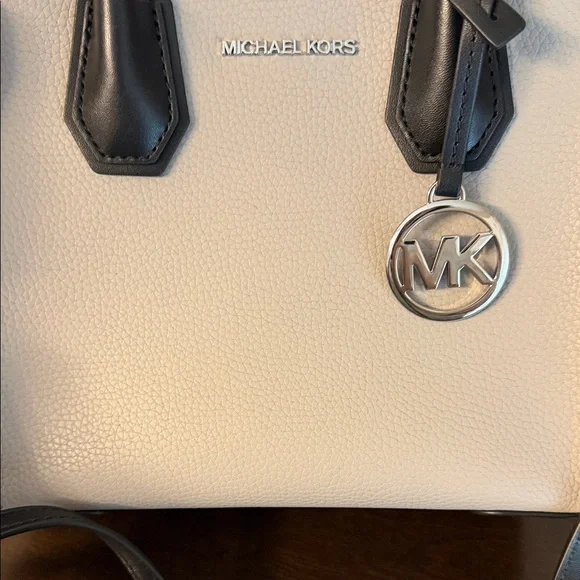 Michael Kors Mercer Crossbody Lather Gray Bag - Picture 4 of 13